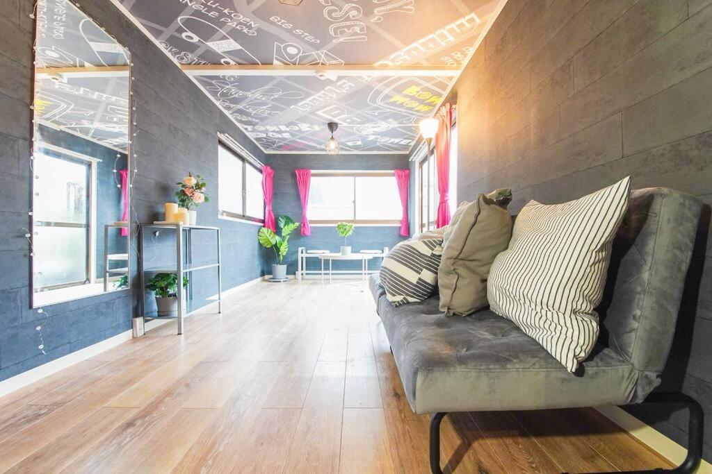Sanacion Namba: Spacious 5ldk With Bbq-ready Balcony Osaka