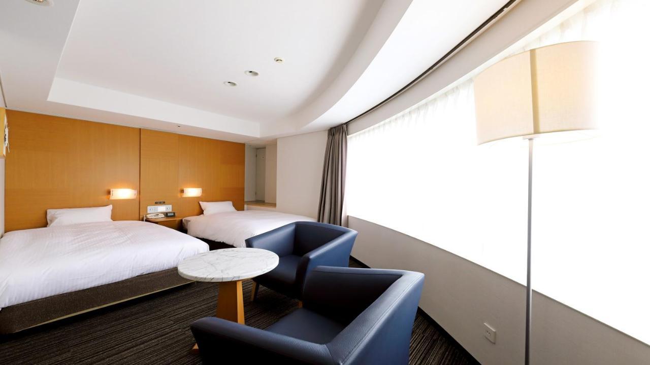 Hotel Smile Yotsubashi 3*