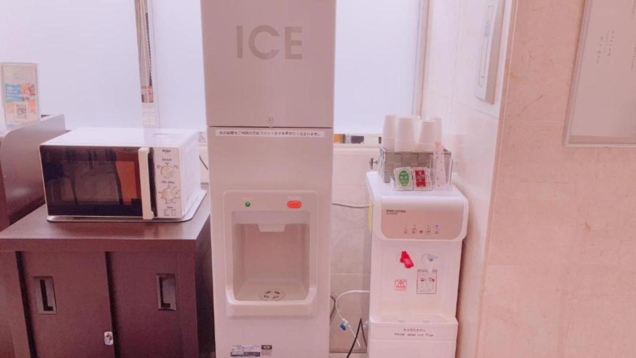 Toyoko Shin-osaka-eki Higashi-guchi Osaka