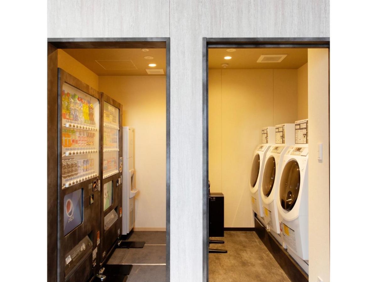 Hillarys Shinsaibashi Hotel 3*
