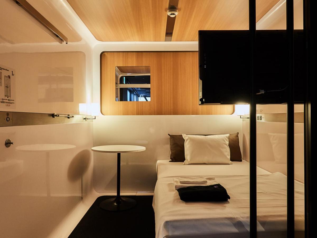 Hotel cápsula First Nishi Umeda