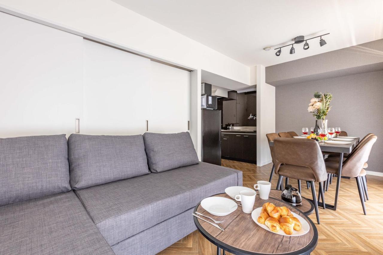River Side Namba 302 Apartment *