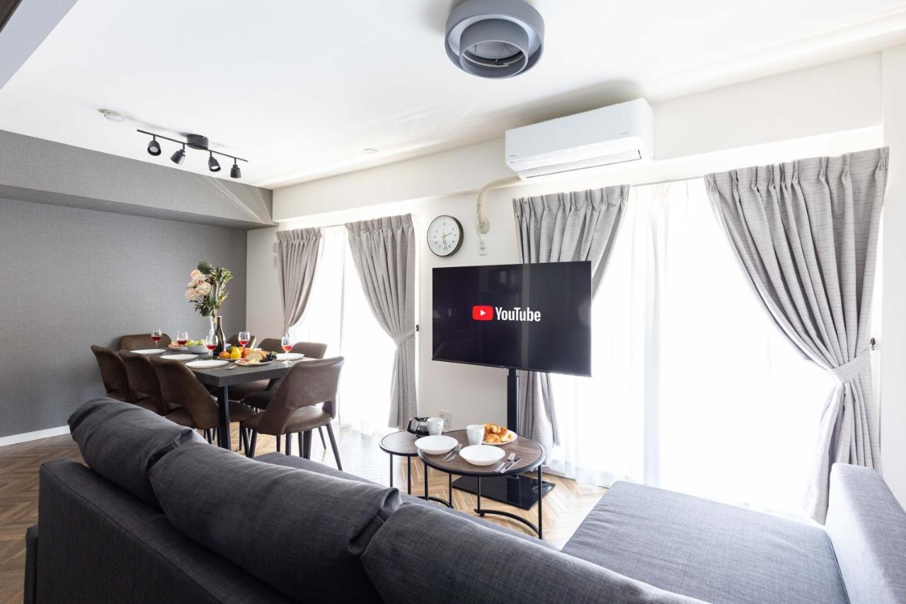 River Side Namba 302 Apartment