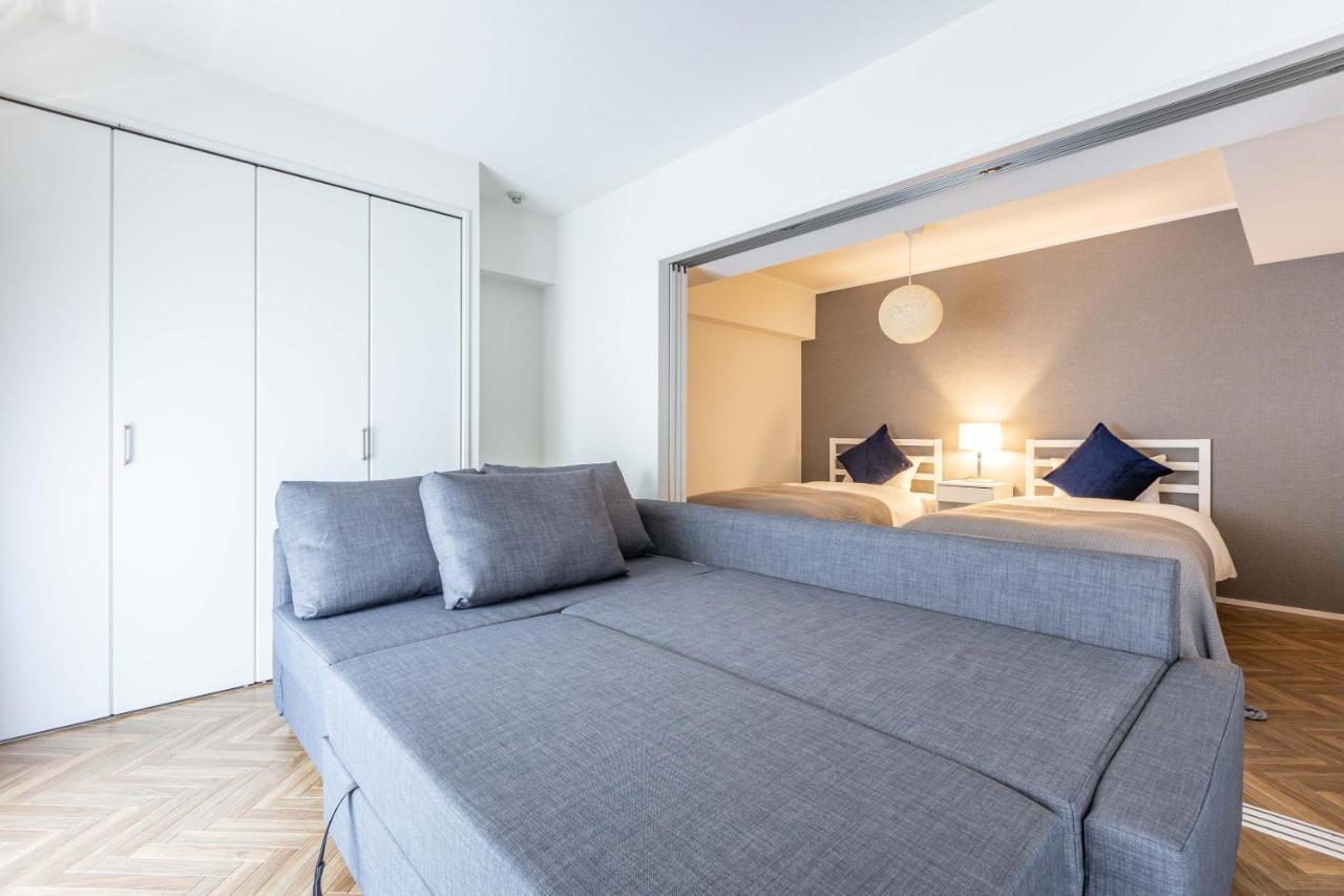 Apartment River Side Namba 302