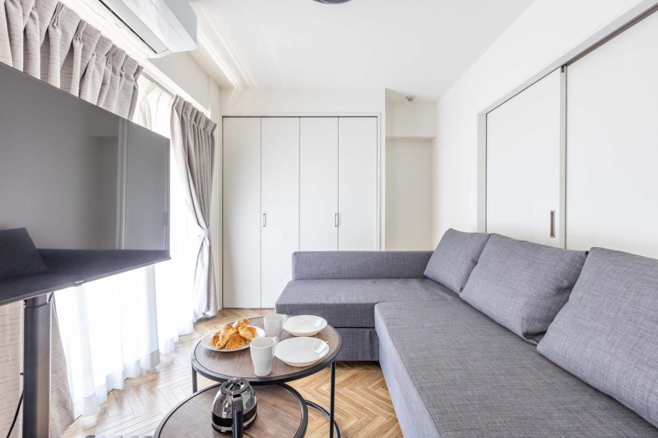 Apartment River Side Namba 302