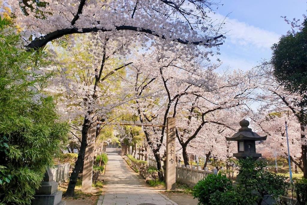 Floral East Shinsaibashi Hotel 4*