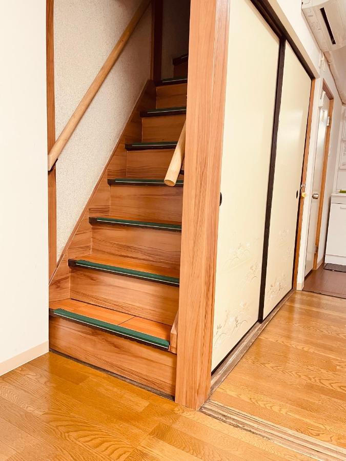 Bahay bakasyunan Senju2 Traditional Tatami Whole House 2-5 Ppl 3 Mins Walk To Station Osaka