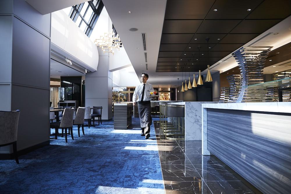 Cross Hotel