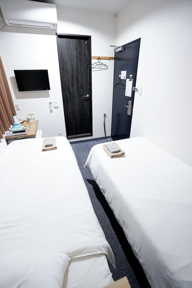 Links Dobutsuenmae Hotel