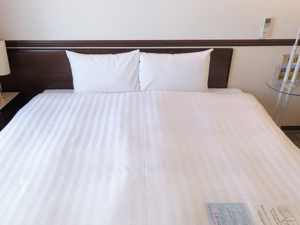 Toyoko Shin-osaka-eki Higashi-guchi Hotel Osaka