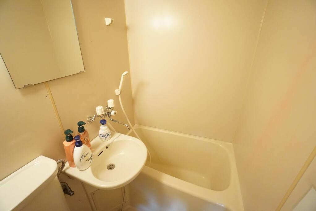 Apartment House Floor Assemble 402 *