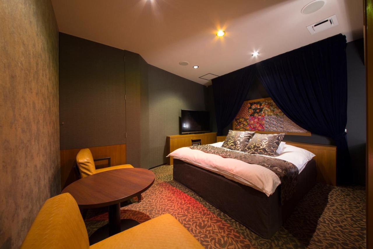 Hotel ベニ ウエスト 大人専用 Osaka