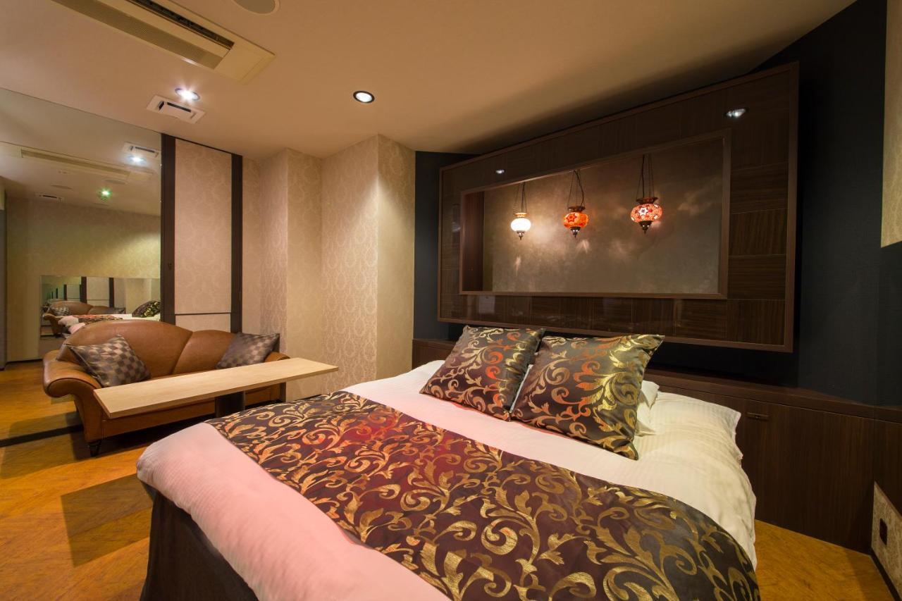 Hotel ベニ ウエスト 大人専用 Osaka