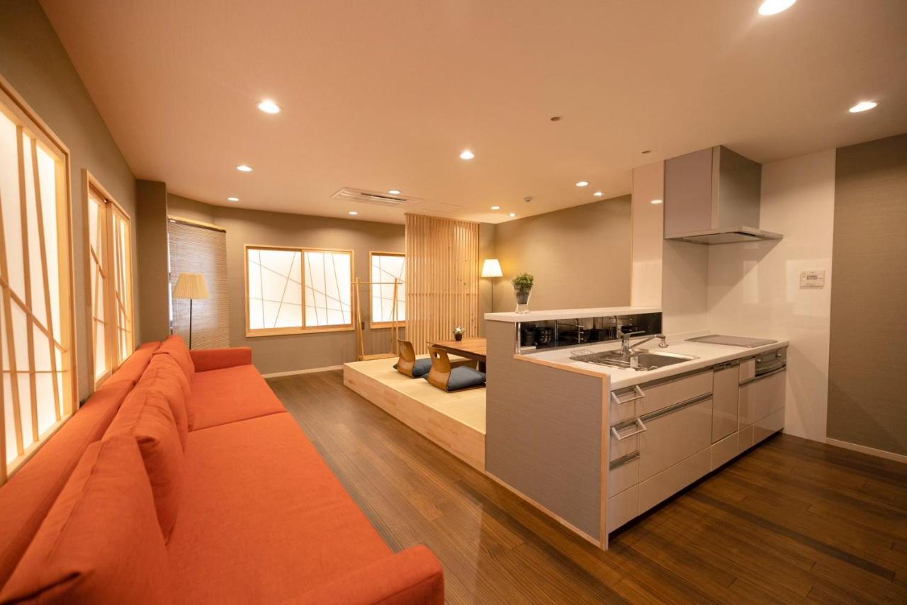 He Men Boutique Hotel: Market Adjacent, Cultural Attractions Nearby * Osaka