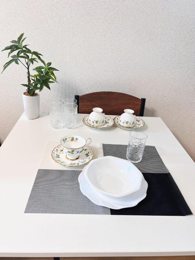 Apartment 大阪旅・四葉　 *