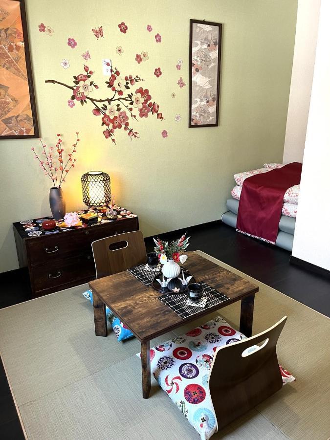 Holiday home New-130m2 With 5toilets & 4 Showers-namba And Usj Nearby *