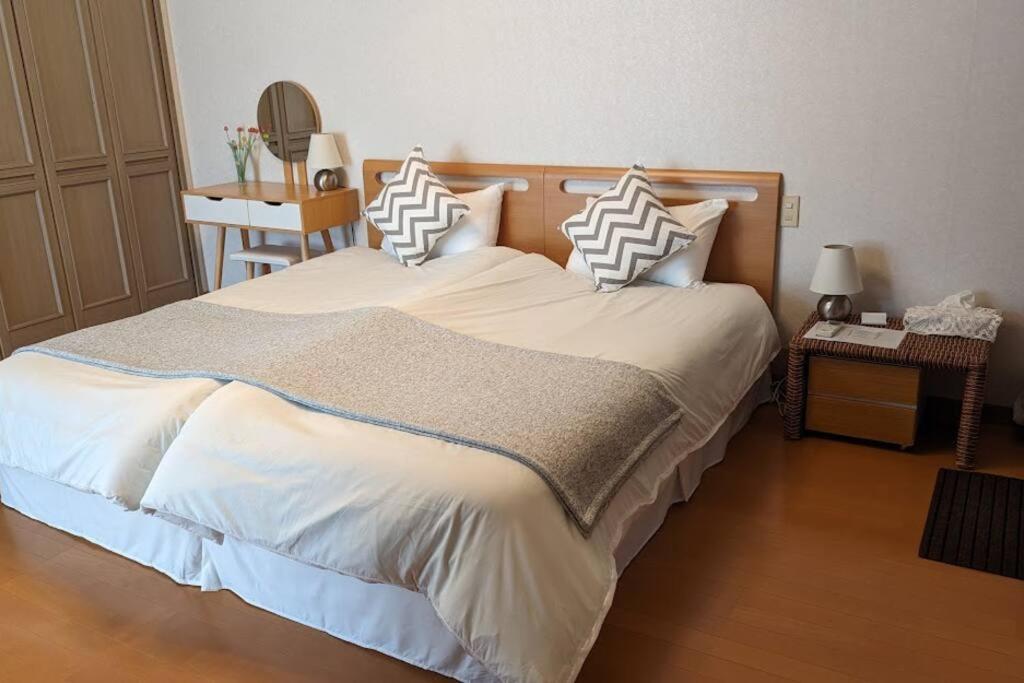 Roomy 4br Sleeps 9／shinosaka／large Groups Holiday home