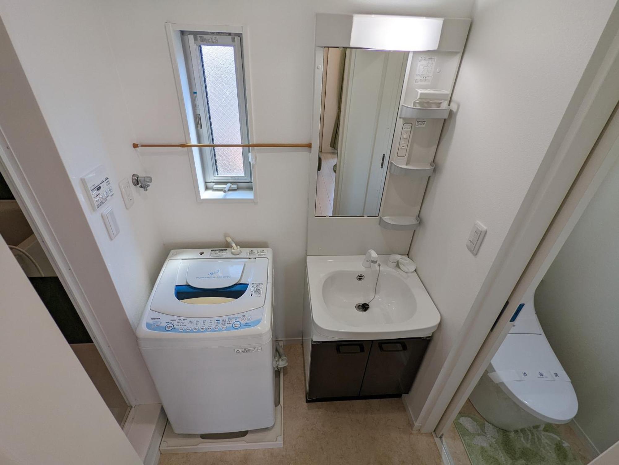 Apartment Sun生一番館 201室