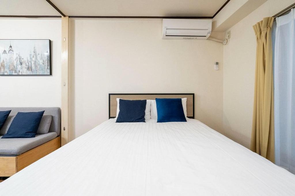 Raffine Nihonbashi Apartment Osaka