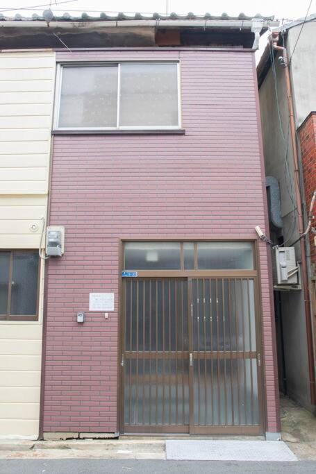 Apartment 大阪中心地にステイ！無料駐車場付き物件！最大7名宿泊可能、1dk戸建を一棟貸切！無料wifi付き！ *