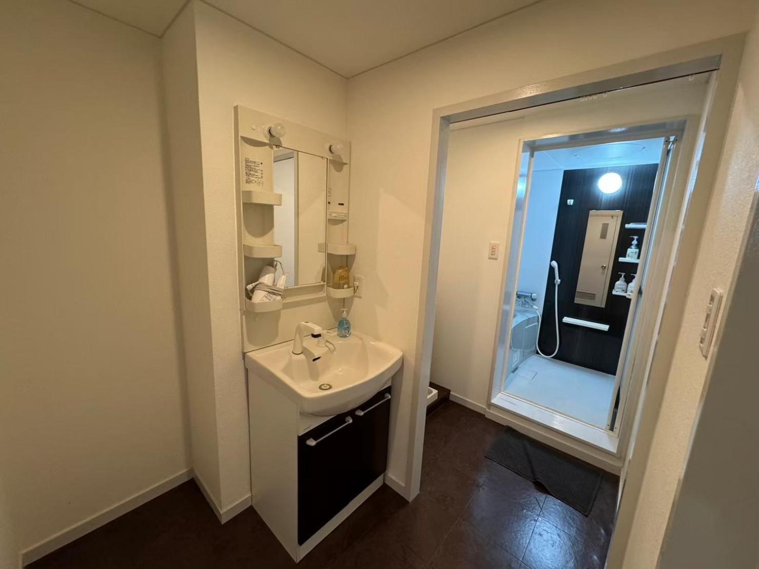 House Mebius Namba 601 Apartment *