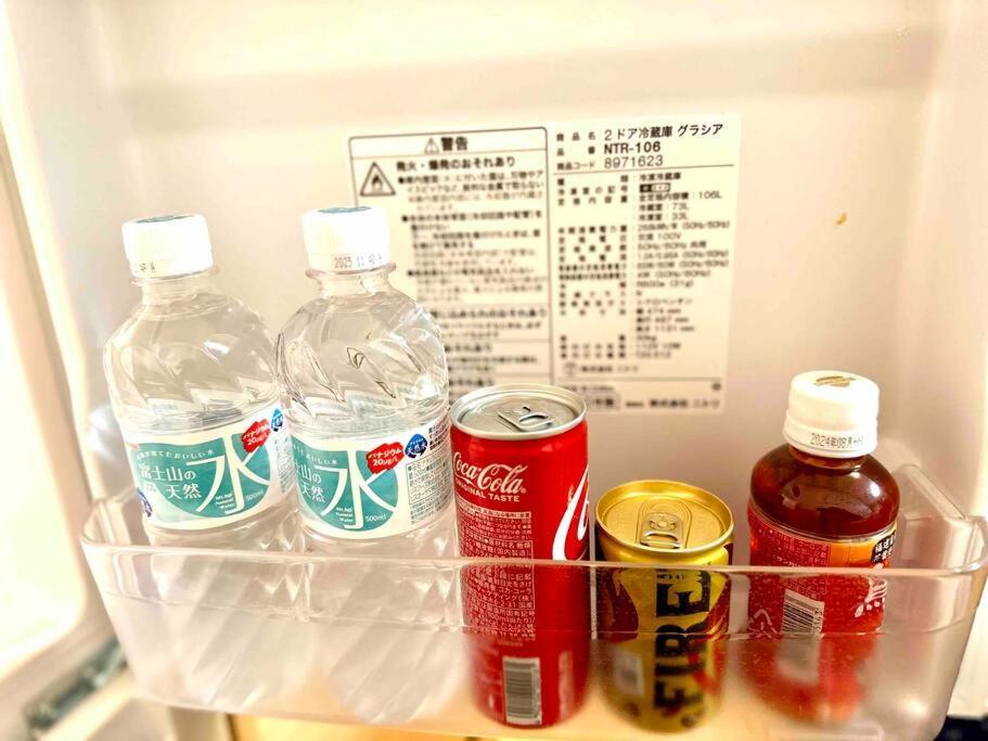 【color Inn】难波站、高岛屋步行5分钟，新装修独栋别墅150平4房可住11人，空间宽敞设施齐全，八阪神社步行1分钟 Villa