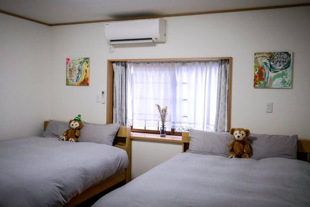 【color Inn】难波站、高岛屋步行5分钟，新装修独栋别墅150平4房可住11人，空间宽敞设施齐全，八阪神社步行1分钟 Osaka