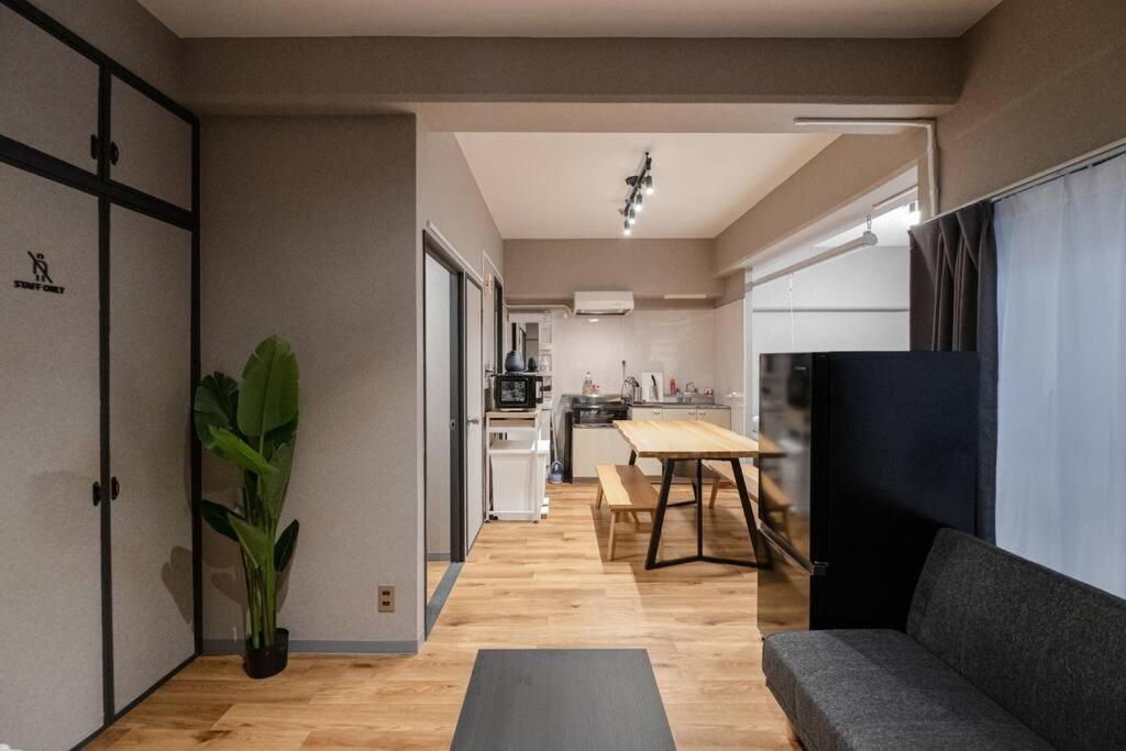 Apartment Tasoneurbanstayosaka なんば日本橋南不夜城708 *