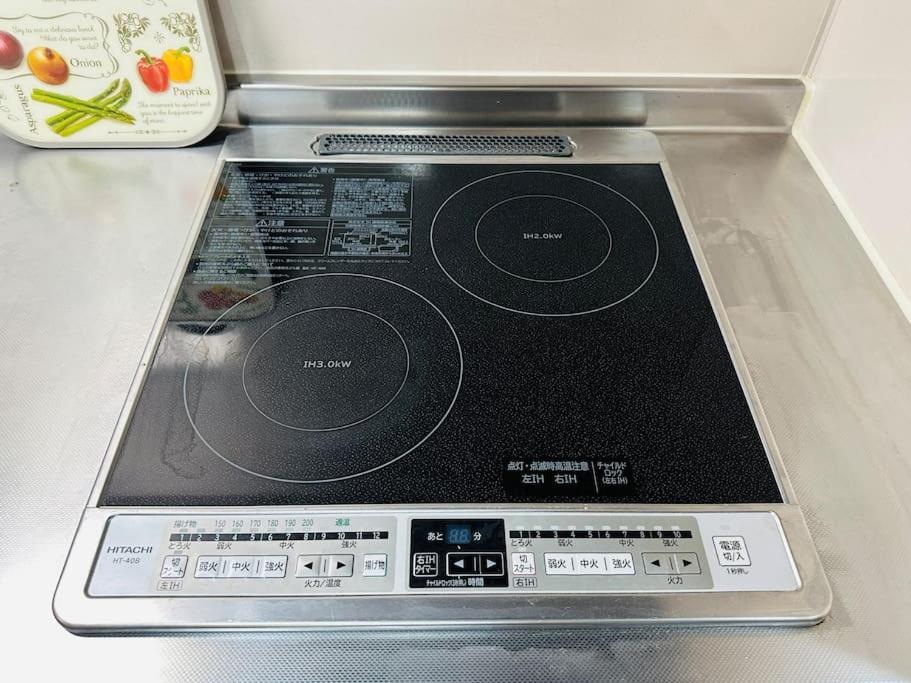 202 黒門市場1分!道頓堀まで徒歩8分!心斎橋まで徒歩9分! Apartment *