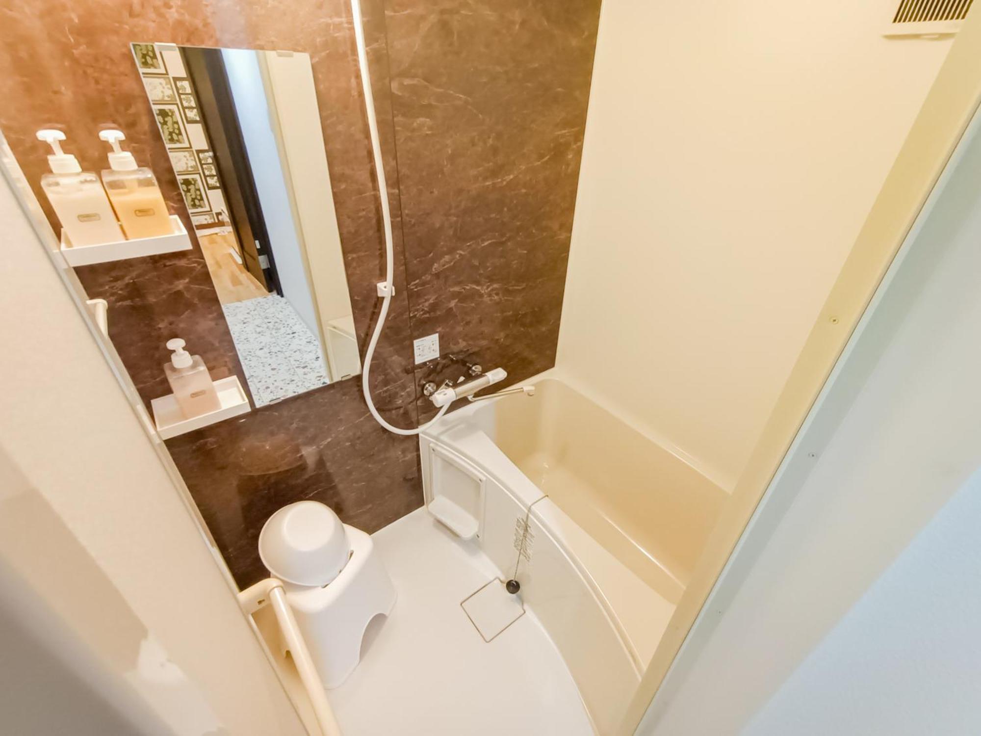 Usj 2 Stops, Umeda&dotonbori 8mins, Ninja Style Sv1 Guest house Osaka