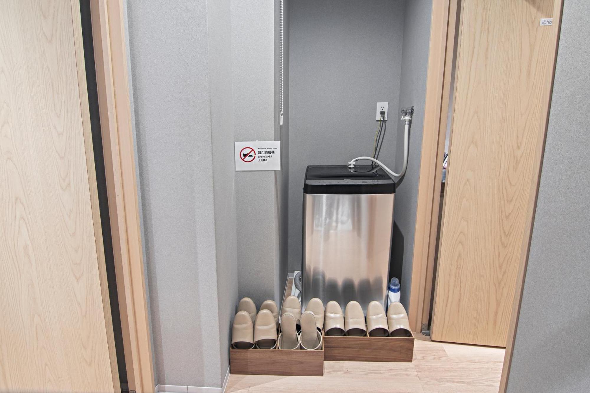 Home新町: Stylish New Near Shinsaibashi Apartment