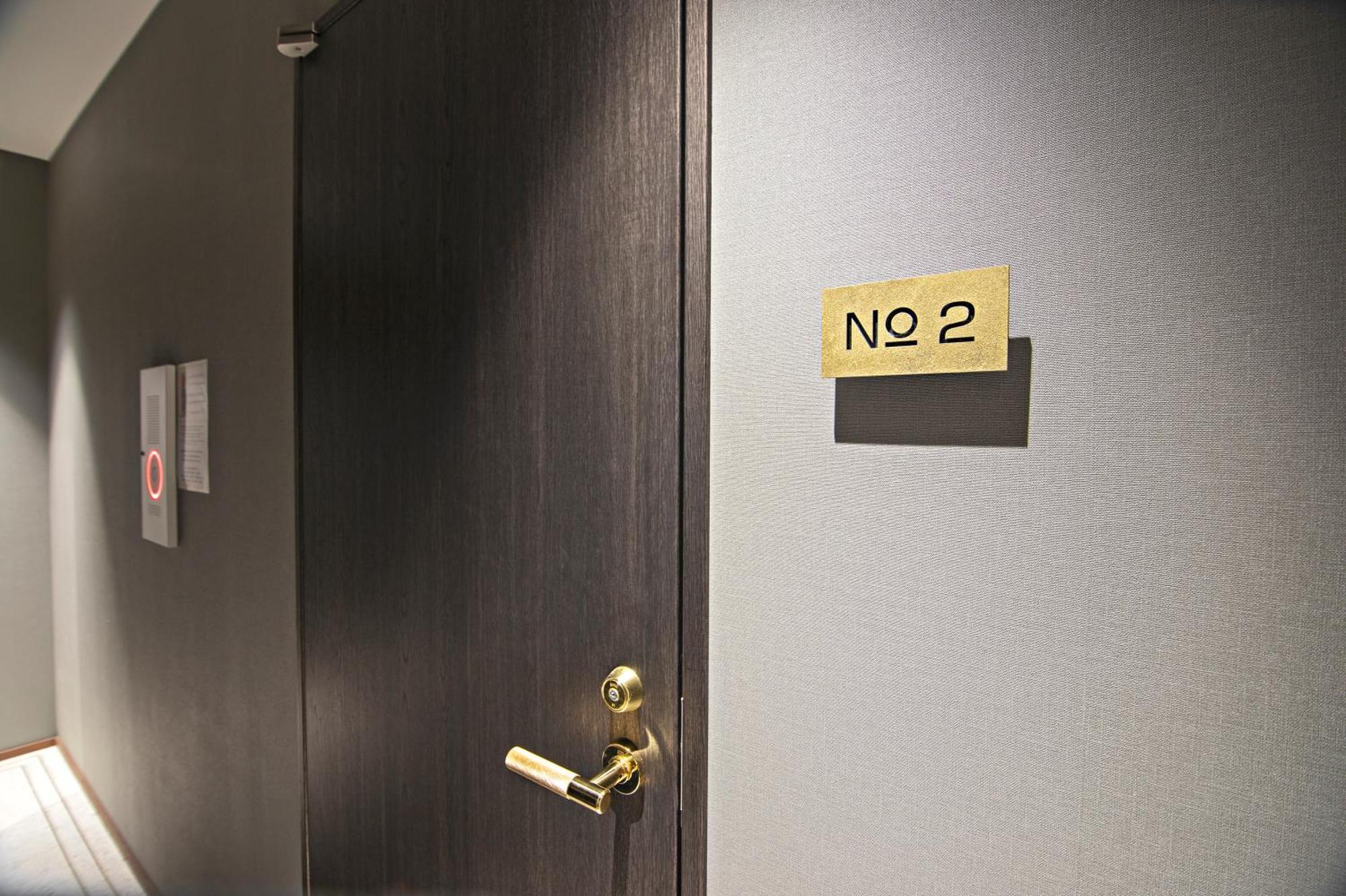 Home新町: Stylish New Near Shinsaibashi Apartment Osaka