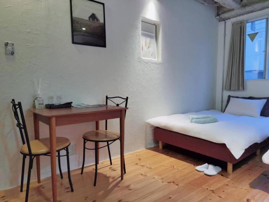 Apartment 【大阪市中心】一棟貸し切り、便利設備まで徒歩2分、心斎橋商店街まで徒歩10分！ *