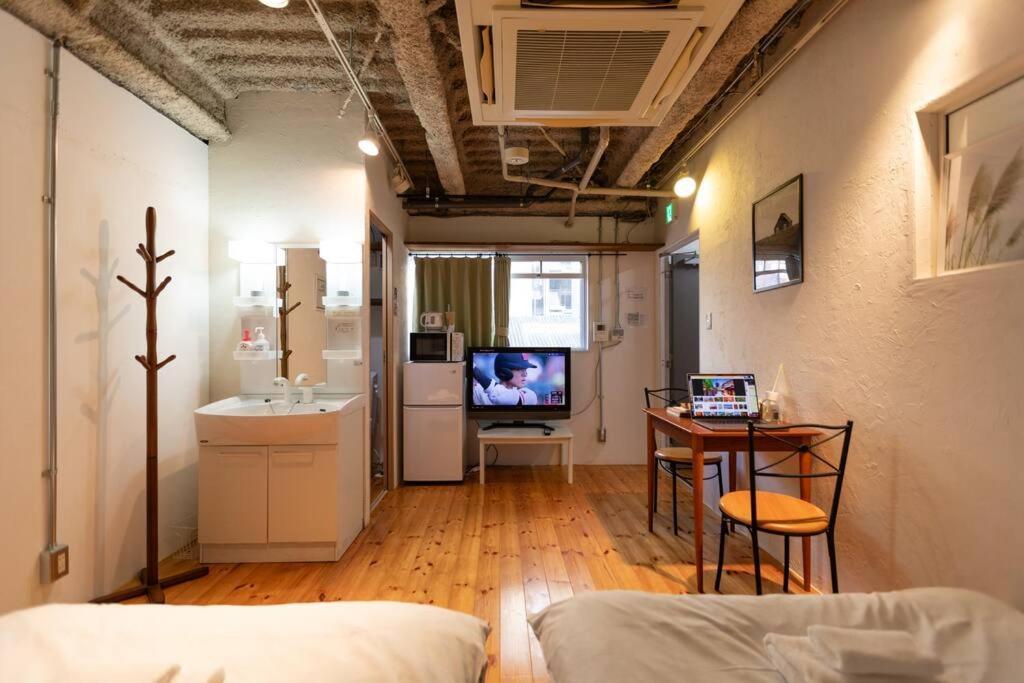 Apartment 【大阪市中心】一棟貸し切り、便利設備まで徒歩2分、心斎橋商店街まで徒歩10分！ Osaka