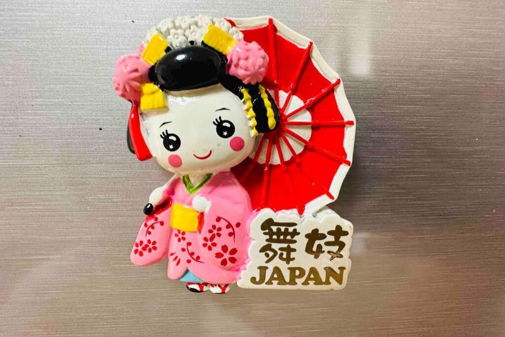 303黒門市場すぐ30秒!道頓堀まで徒歩8分!でんでんタウン徒歩3分!通天閣徒歩9分!観光に最高! Apartment *