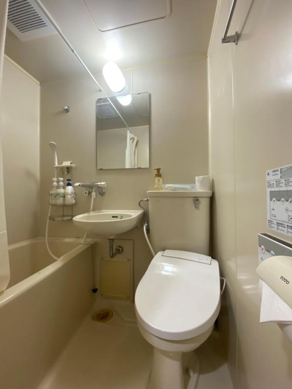 Apartment 3 Minutes On Foot From Dotonbori East Entrance 5 Minutes On Foot From Shinsaibashi Area Traditional Japanese-style Osaka