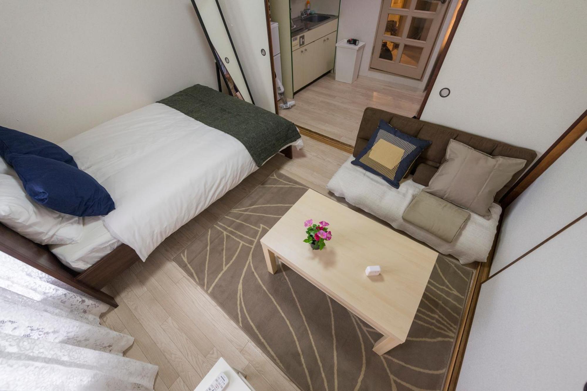 Apartment 3 Minutes On Foot From Dotonbori East Entrance 5 Minutes On Foot From Shinsaibashi Area Traditional Japanese-style Osaka