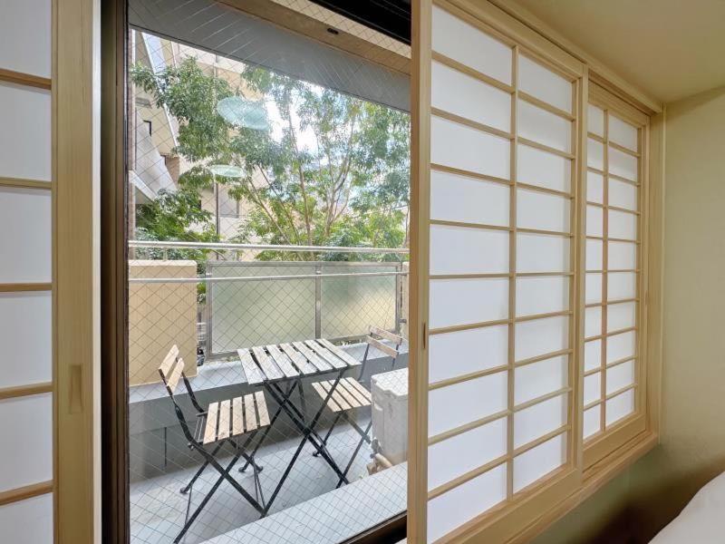 3 Minutes On Foot From Dotonbori East Entrance 5 Minutes On Foot From Shinsaibashi Area Traditional Japanese-style Apartment *