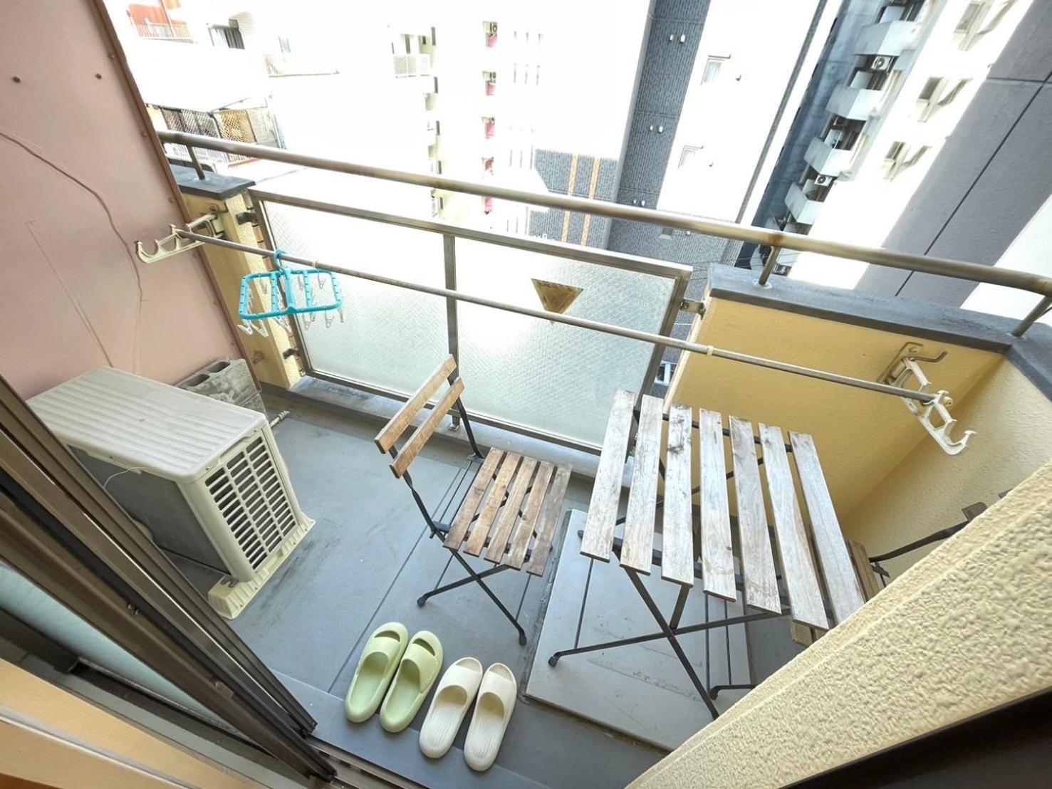 3 Minutes On Foot From Dotonbori East Entrance 5 Minutes On Foot From Shinsaibashi Area Traditional Japanese-style *