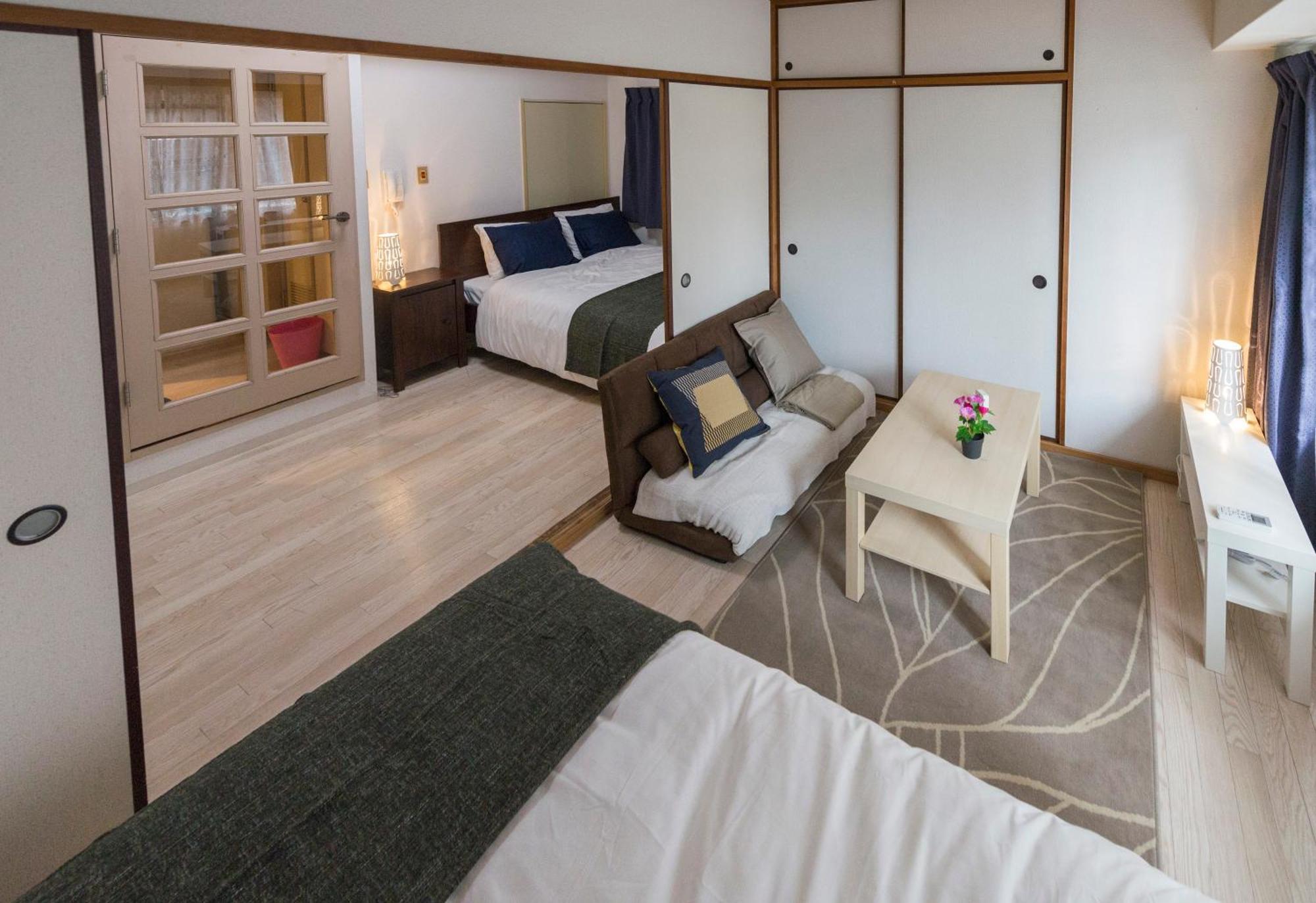 Apartment 3 Minutes On Foot From Dotonbori East Entrance 5 Minutes On Foot From Shinsaibashi Area Traditional Japanese-style Osaka