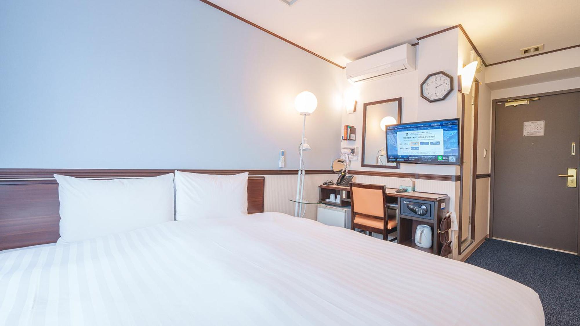 Toyoko Shin-osaka-eki Higashi-guchi 3*