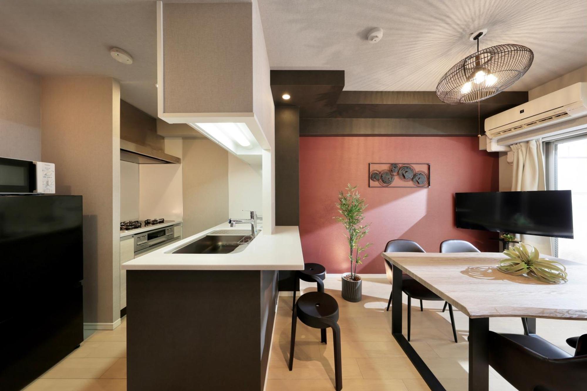 Cystal Exe Nippombashi Apartment