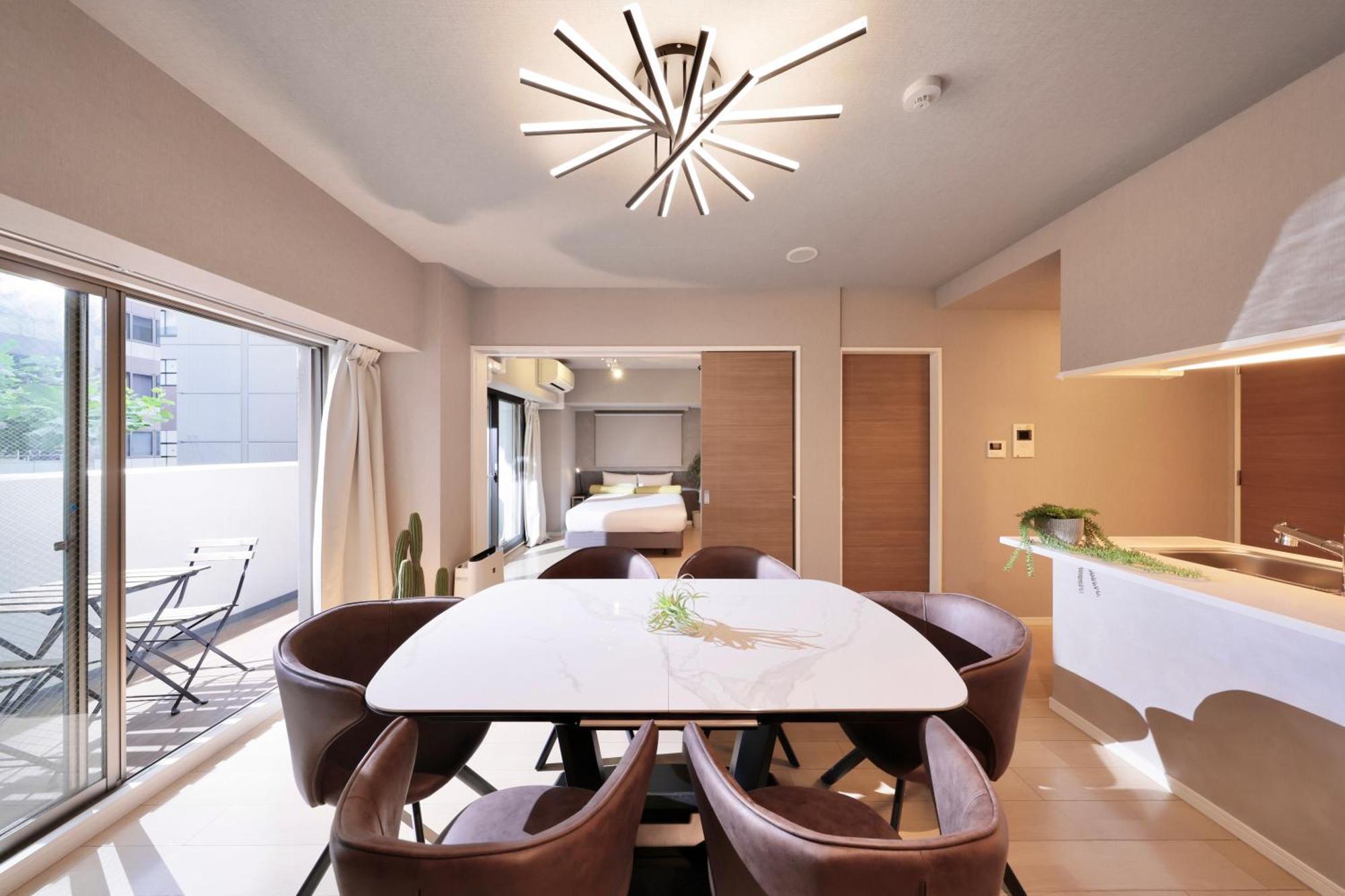 Cystal Exe Nippombashi Apartment