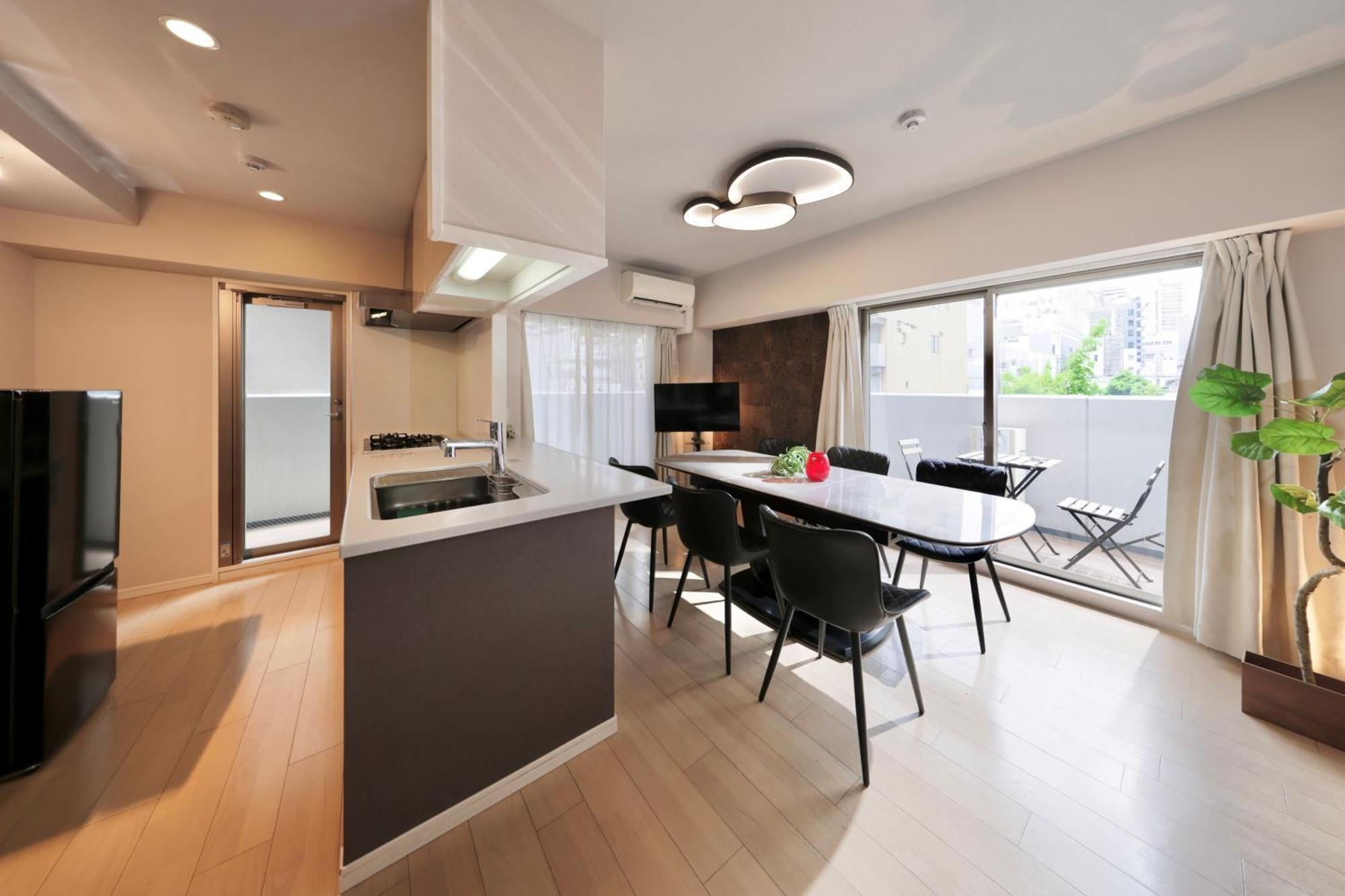 Cystal Exe Nippombashi Apartment