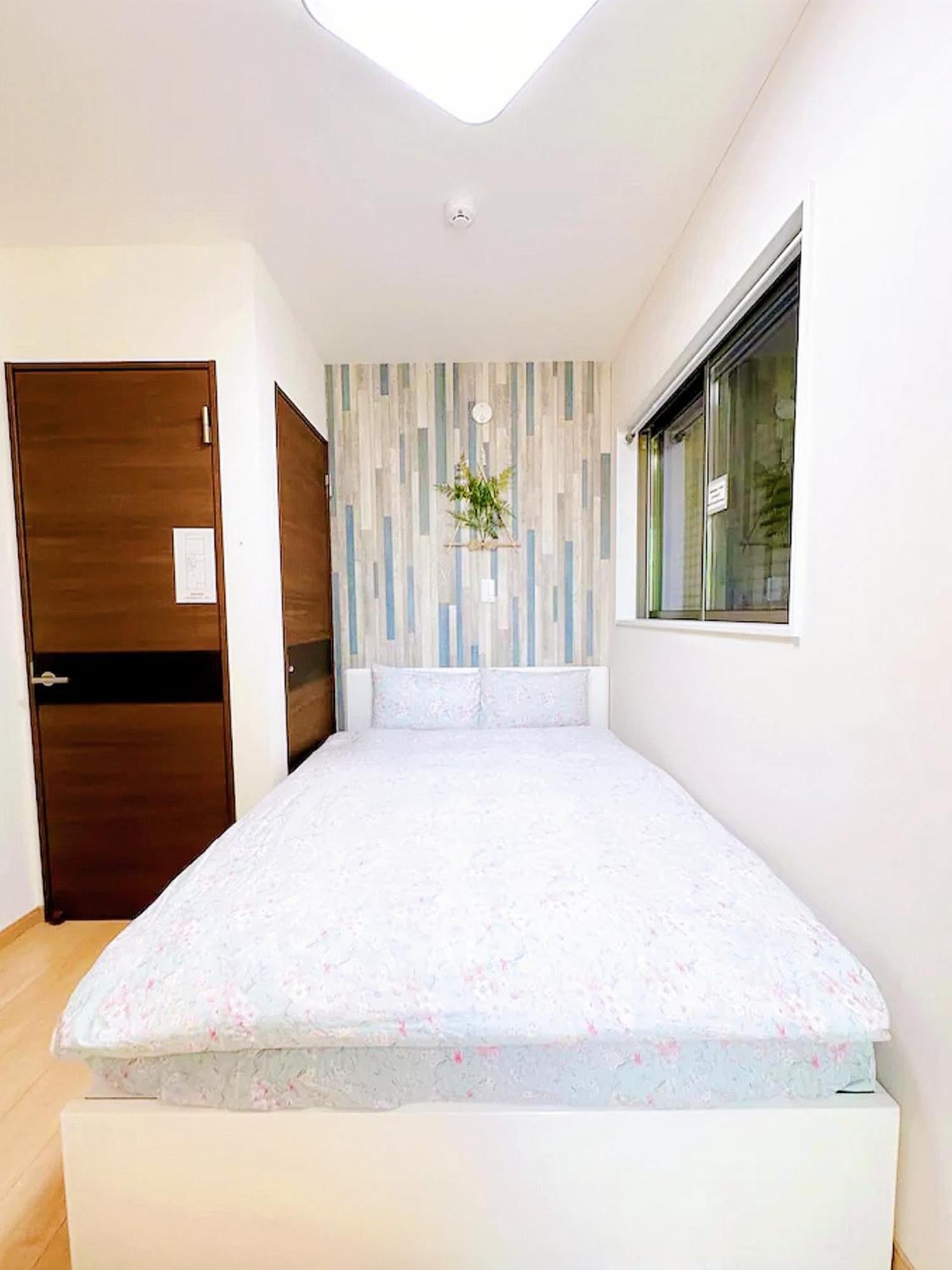 Villa 中央区独栋三室2卫一厅小楼供您使用，双地铁，车站徒步6分钟。满足您吃住行游购娱的各项选择 *