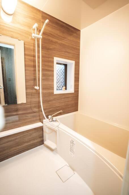 Official Trhouses 和御 弥櫻 5 Minutes Walk From Castle, 10 Minutes To Namba *
