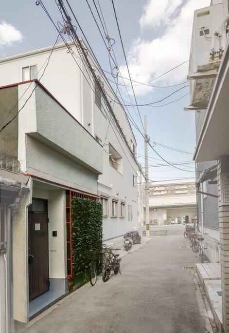 Meek House Osaka