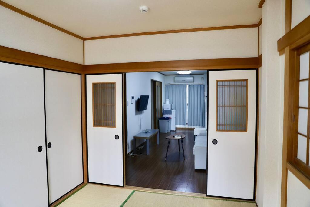 Villa 난바 도톤보리 7분,주차장있는 침대방 3개 다다미방 1개 단독주택,최대12명,지하철역 4분 *