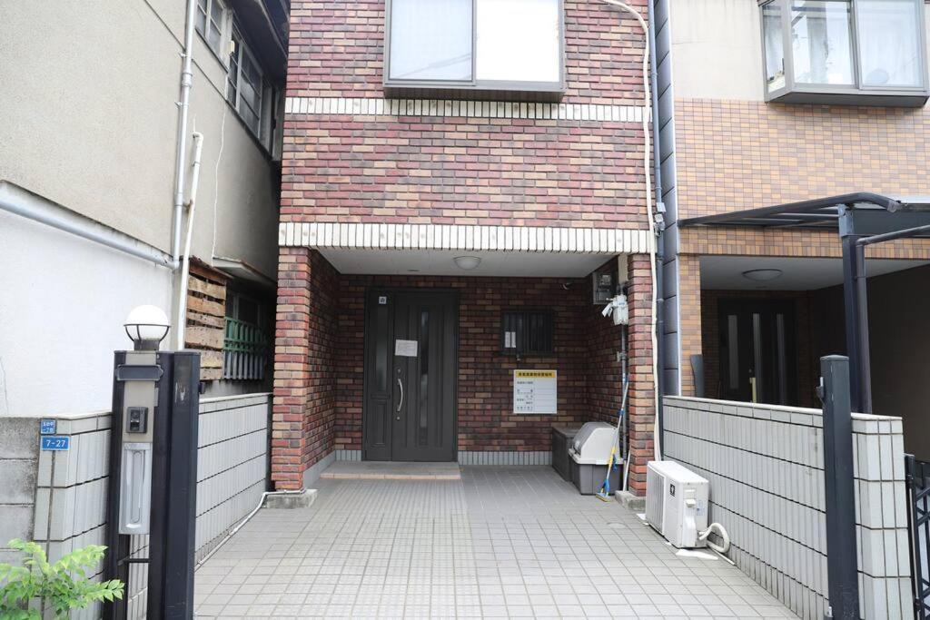 Villa 난바 도톤보리 7분,주차장있는 침대방 3개 다다미방 1개 단독주택,최대12명,지하철역 4분 *