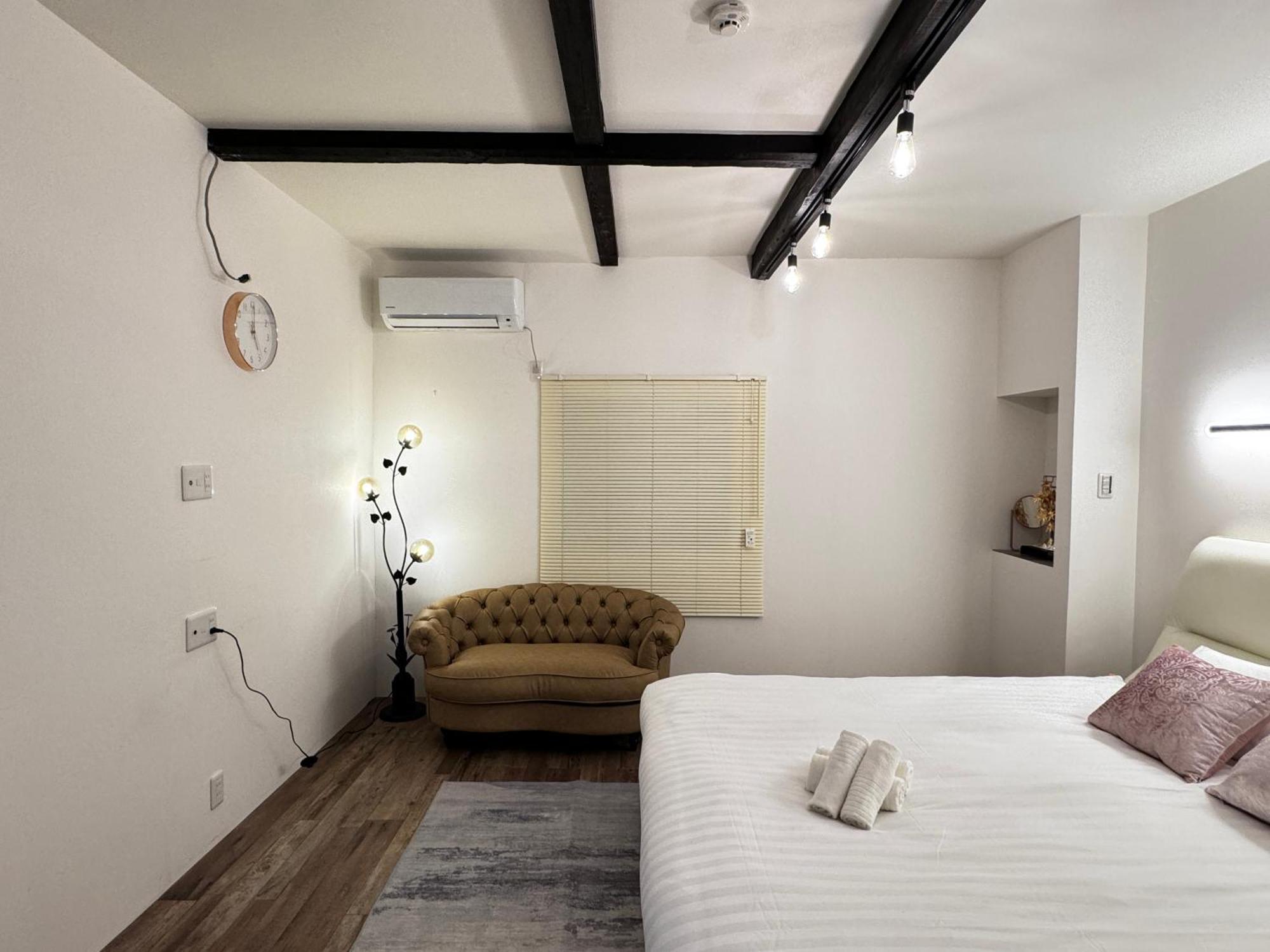 Official Trhouses 和御 玖鶴 15 Minutes To Shinsaibashi, Kuromon Market And Namba